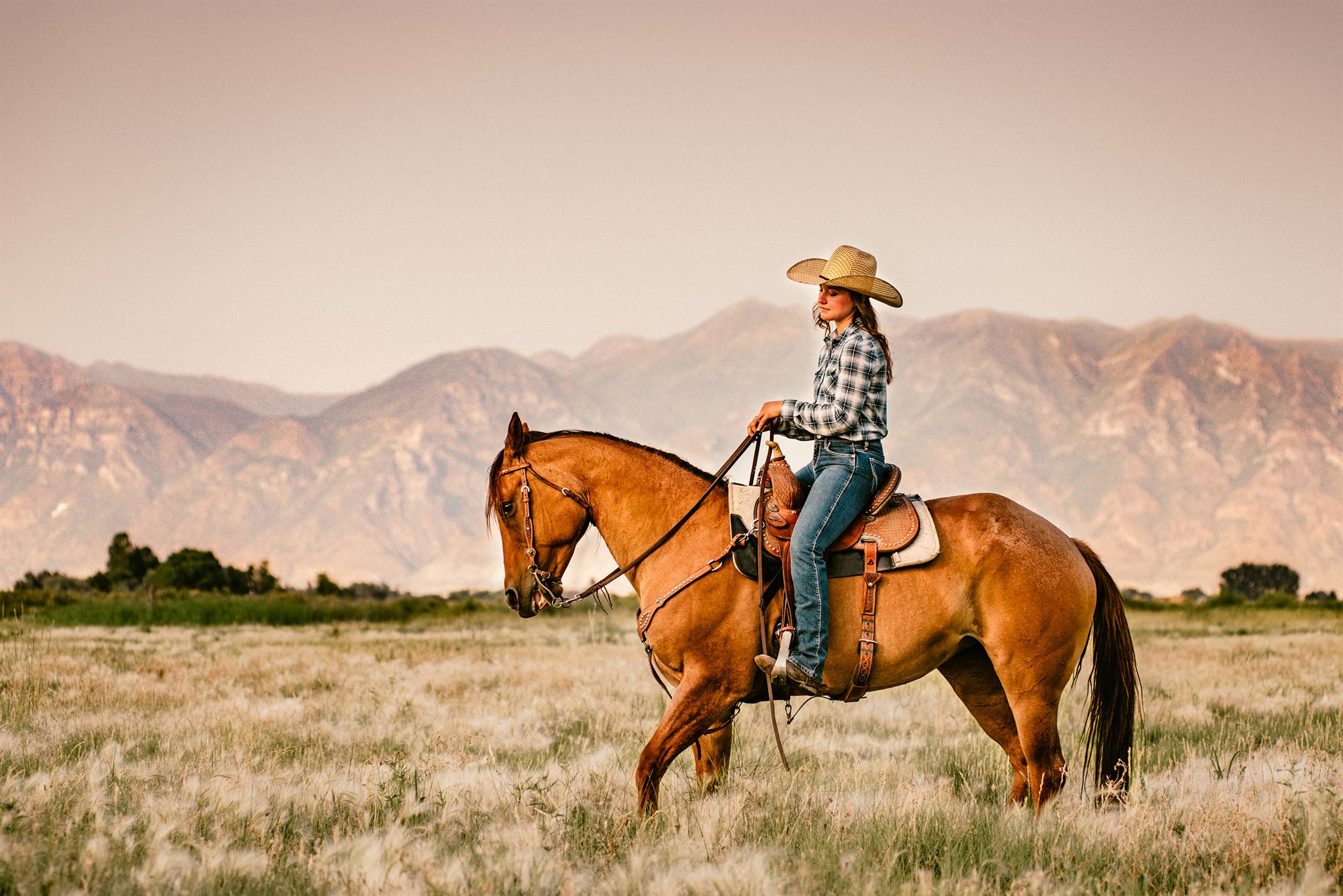 Garota-do-Texas-andando-a-cavalo